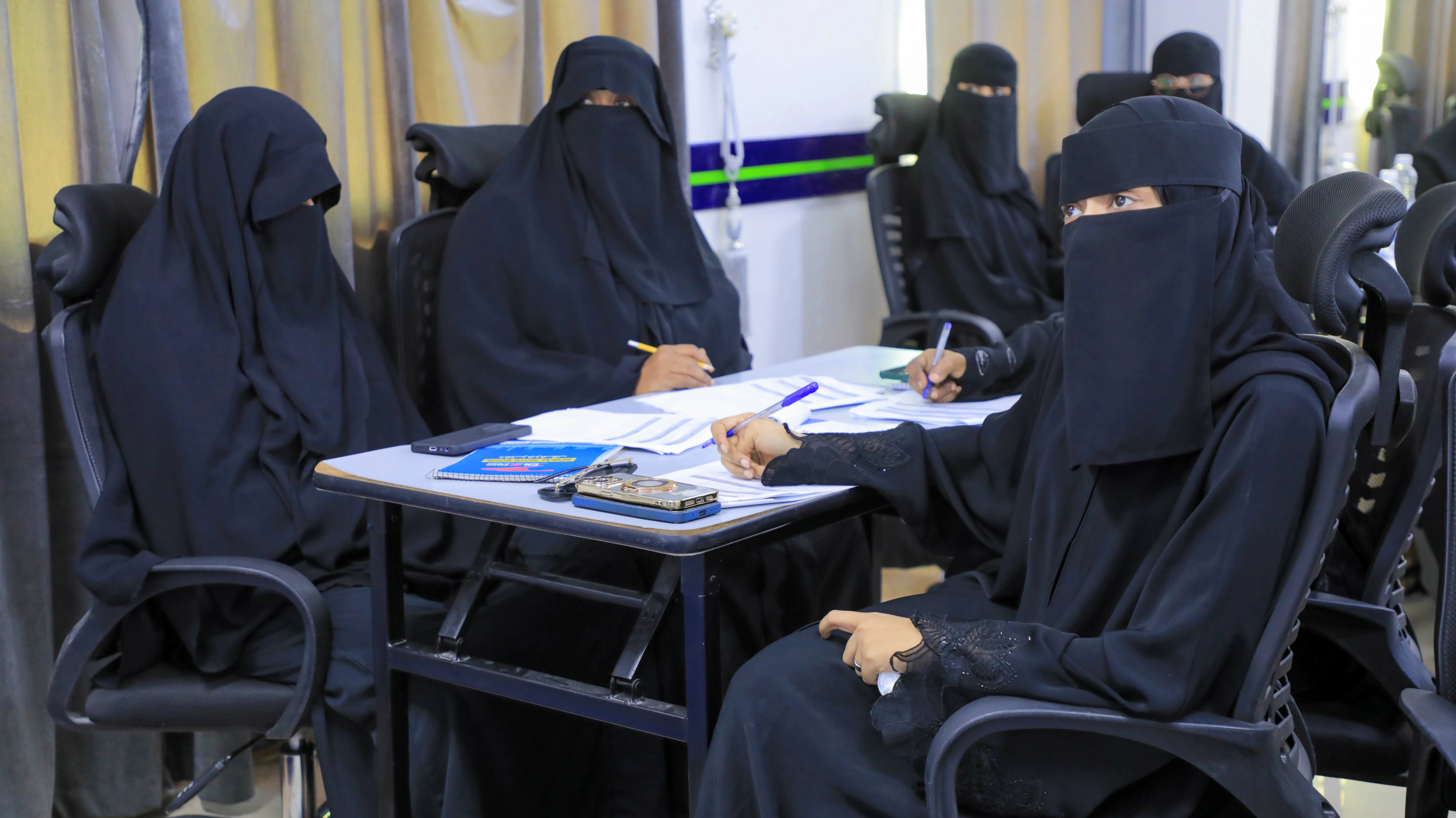 تمكين المرأة - دورة ريادة الاعمال و التعلم المالي