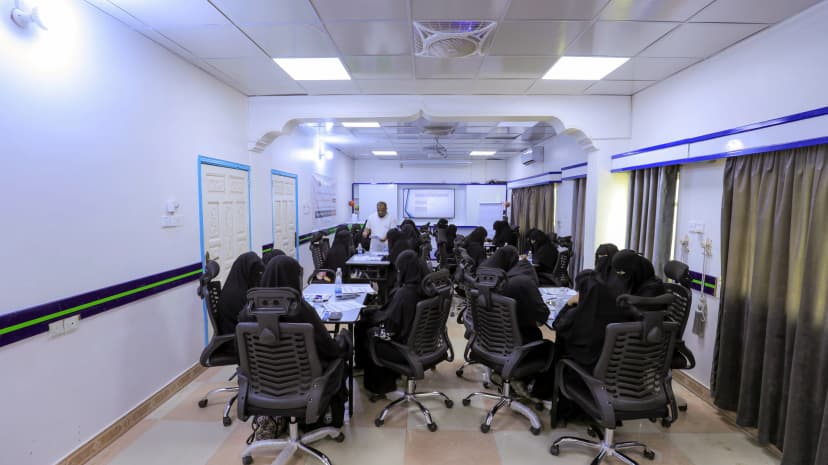 تمكين المرأة - دورة ريادة الاعمال و التعلم المالي