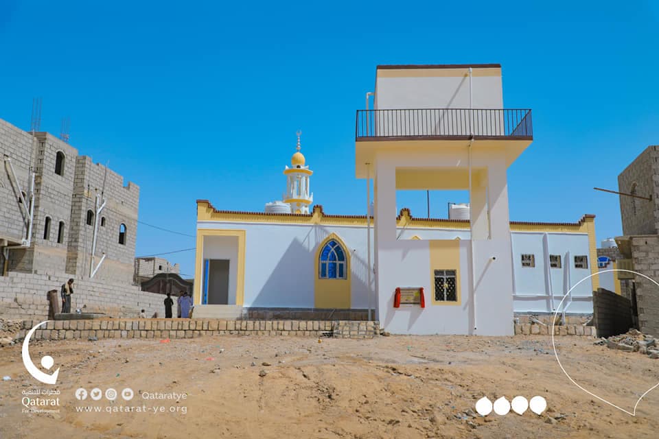 قطرات للتنمية تفتتح مشروع مسجد و مياه متكامل في محافظة مأرب